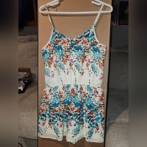 Beautiful Comfy NWT Doe & Rae Lined Romper Floral Adjustable Spaghetti Strap